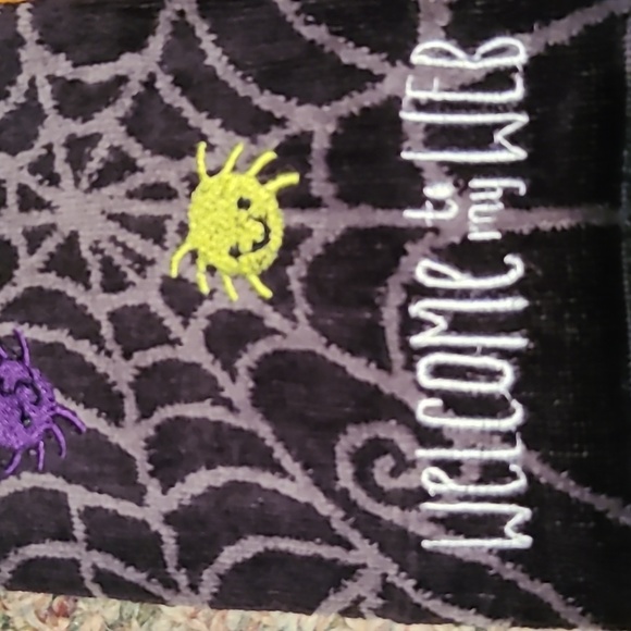 BUNDLE OF 2 HALLOWEEN HAND TOWELS - Picture 2 of 7